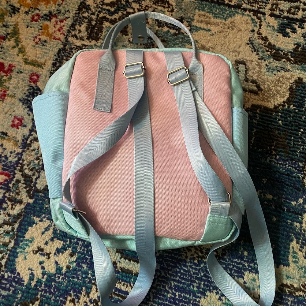 Multi colour small knapsack - Picture 2 of 3